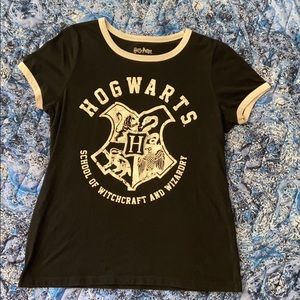 harry potter hogwarts black/white ring tee